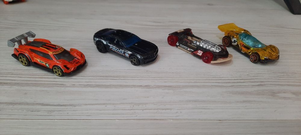Машинки Hot wheels (хот вілс)