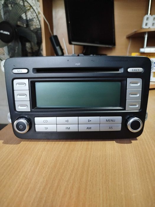 Продам магнітолу на фольцваген.