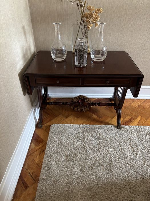 Mesa de centro ou de apoio em madeira antiga