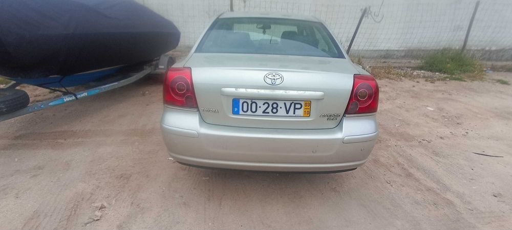 Toyota Avensis 2.0D T25 ano 2003 com 230kms