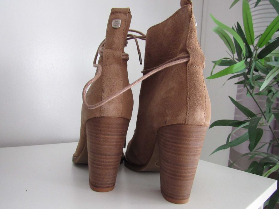 Botim SALSA, T 38, cor camel. Nunca usados.