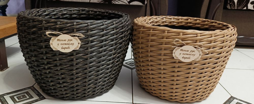 Кашпо з ротангу, від 250 до 500 грн.
