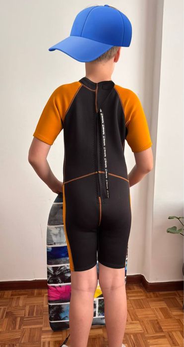 Fato de Surf. Para crianças de 14 anos