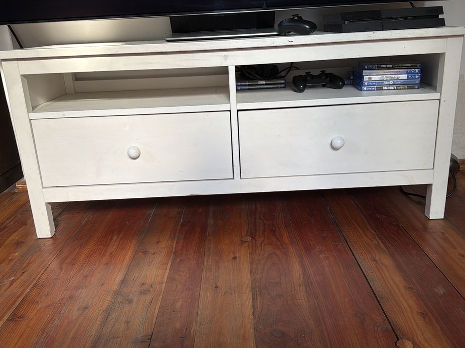 Szafka rtv hemnes
