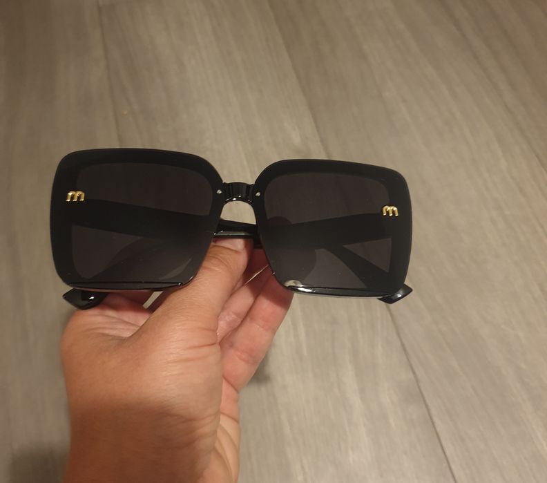 Okulary damskie czarne przeciwsłoneczne M