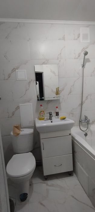 Оренда 1кв.центр меблі техніка,ціна договірна.