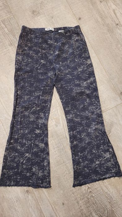 Spodnie z poszerzaną nogawką