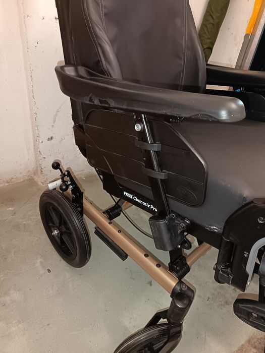 Cadeira de Rodas Rea Clematis Pro