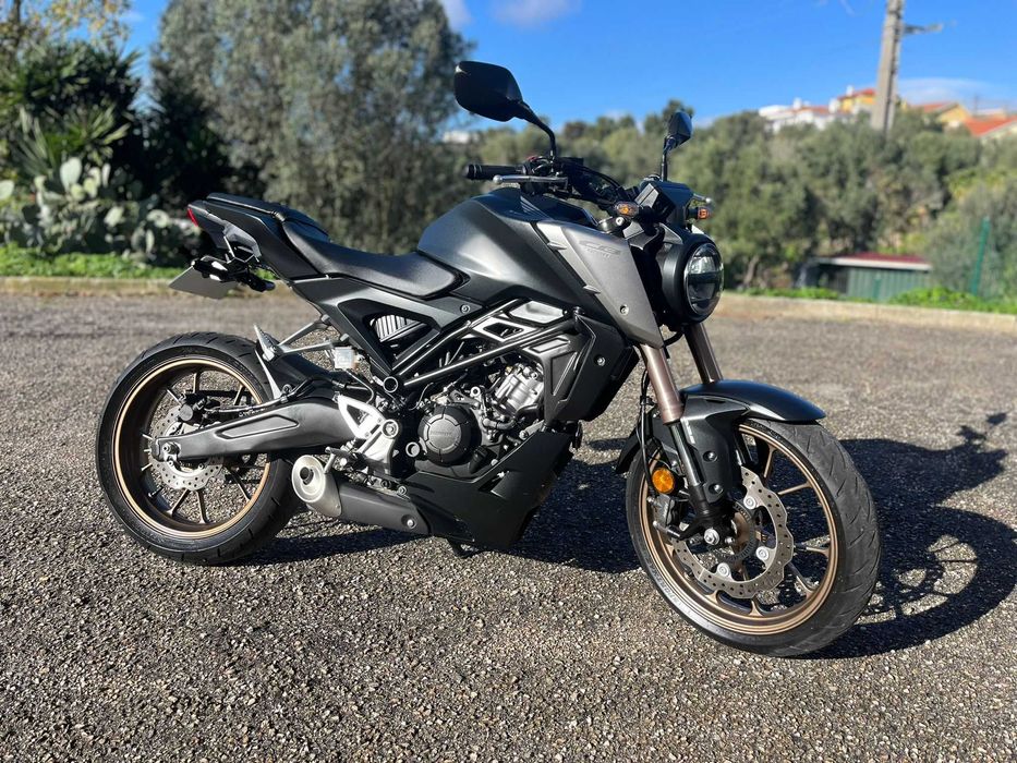Honda CB125R em perfeito estado!