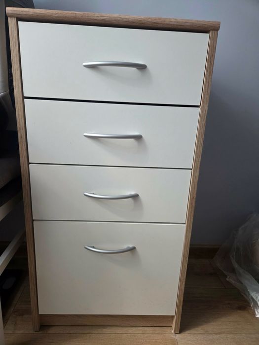 Sprzedam szafke.
