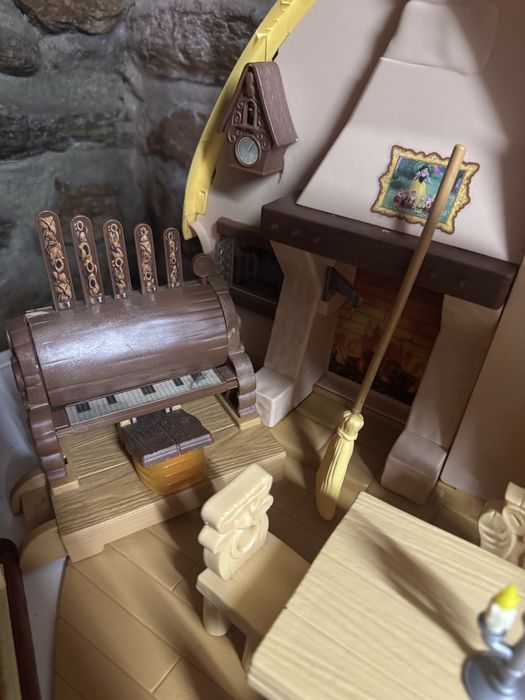 Casa branca de neve e  anoes