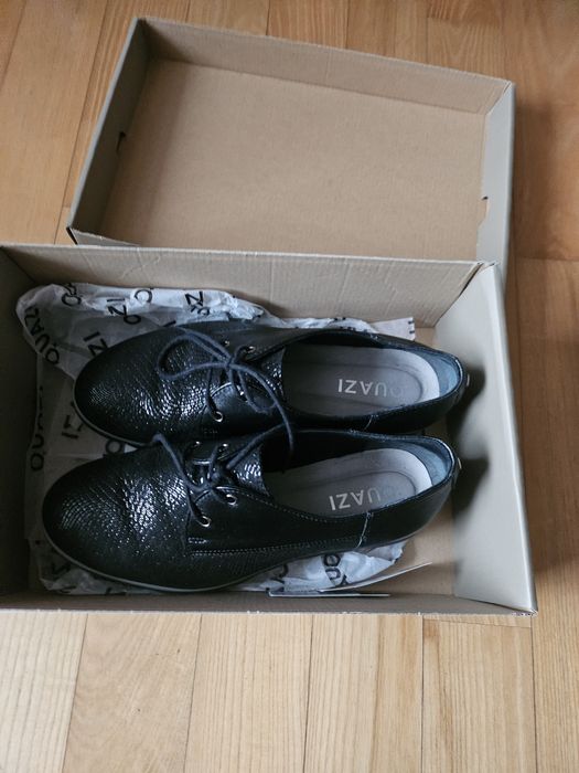 Nowe skórzane buty rozmiar 35