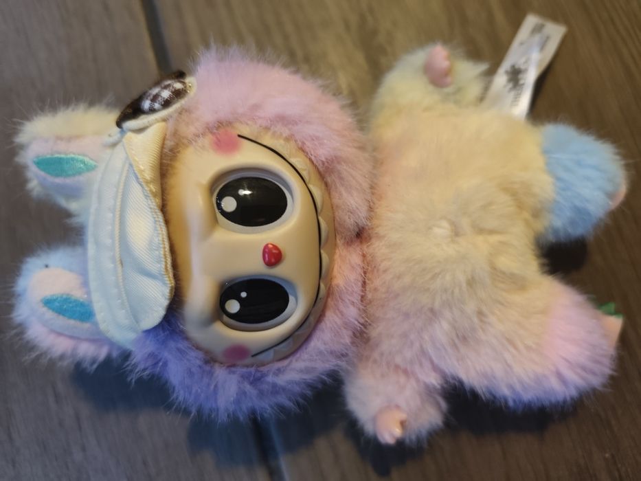 2 szt Labubu z ubrankami