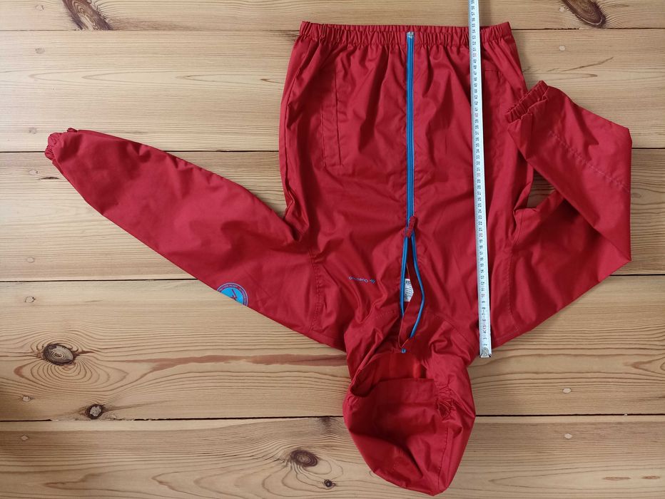 Kurtka wiatrówka wodoodporna Quechua rozm. 140