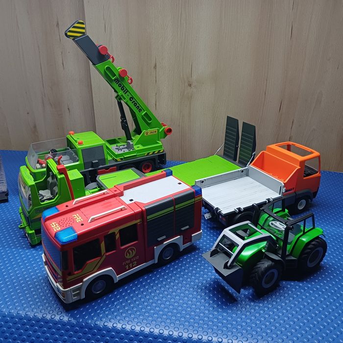 Zestaw Playmobil Żuraw laweta ciągnik straż ciezarowka