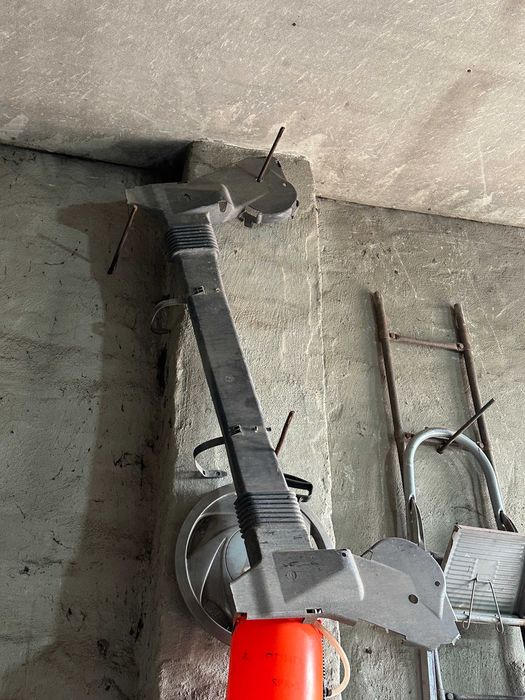 Пластиковий захист задньої балки Пежо Партнер 2013р