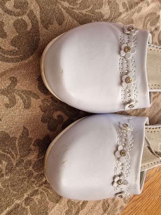 Buty komunijne białe