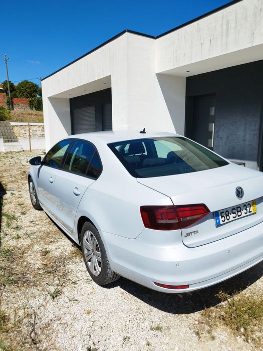 VW  Jetta 2.0 TDI Blumotion