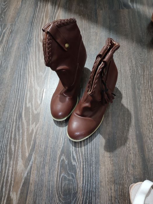 Віддам жіночі речі та взуття розмір в основному 46/48