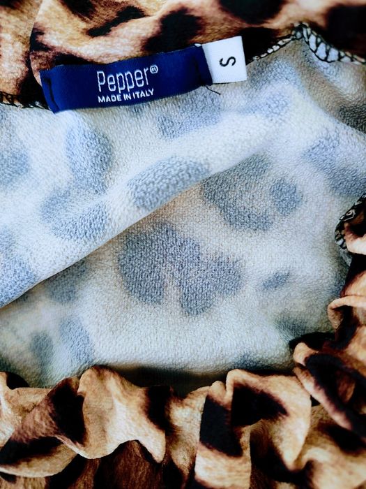 Spódniczka w panterkę z falbaną stylowa i kobieca Italy S