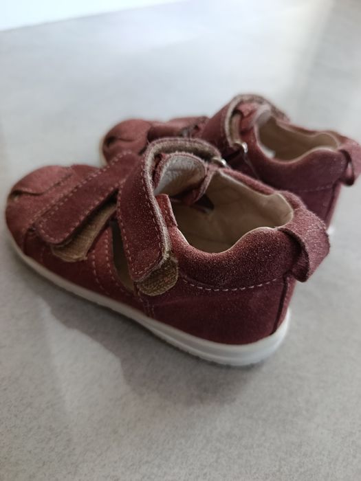 Sandałki dziecięce