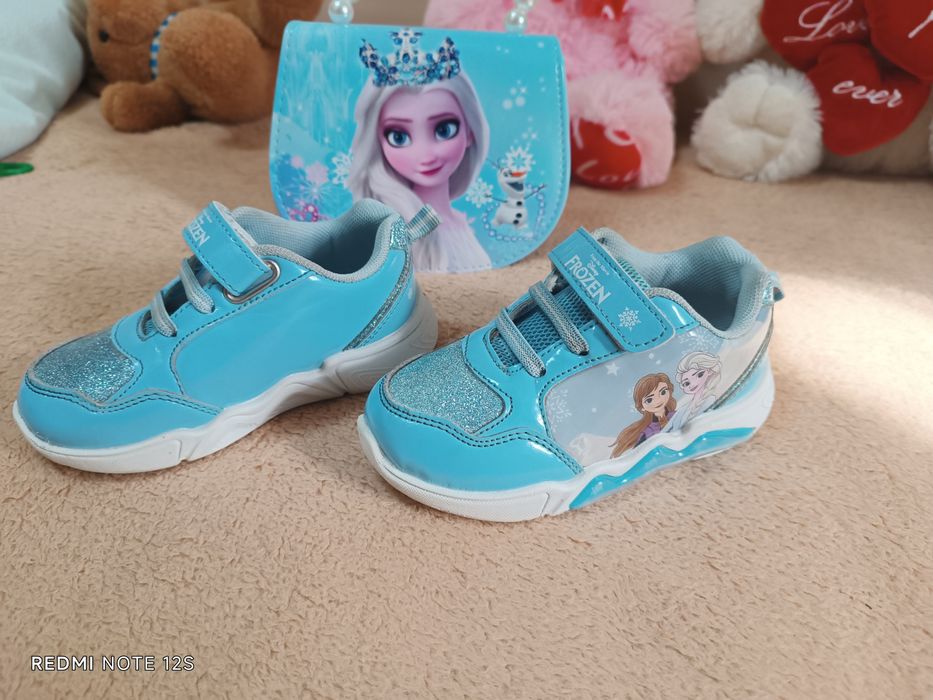 Яскраві дитячі кросівки FROZEN