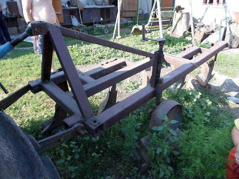 Плуг до трактора