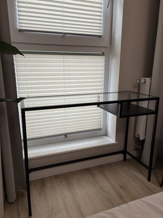 VITTSJO IKEA biurko Stolik na laptop czarnobrąz / szkło 100x36 cm