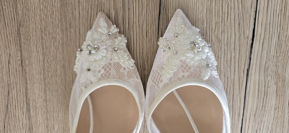 Nowe Prześliczne Białe Szpilki Koronkowe Wiązane Roz. 46