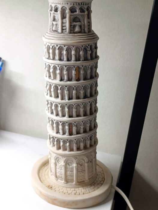 Продам вінтажну італійську лампу-сувенір