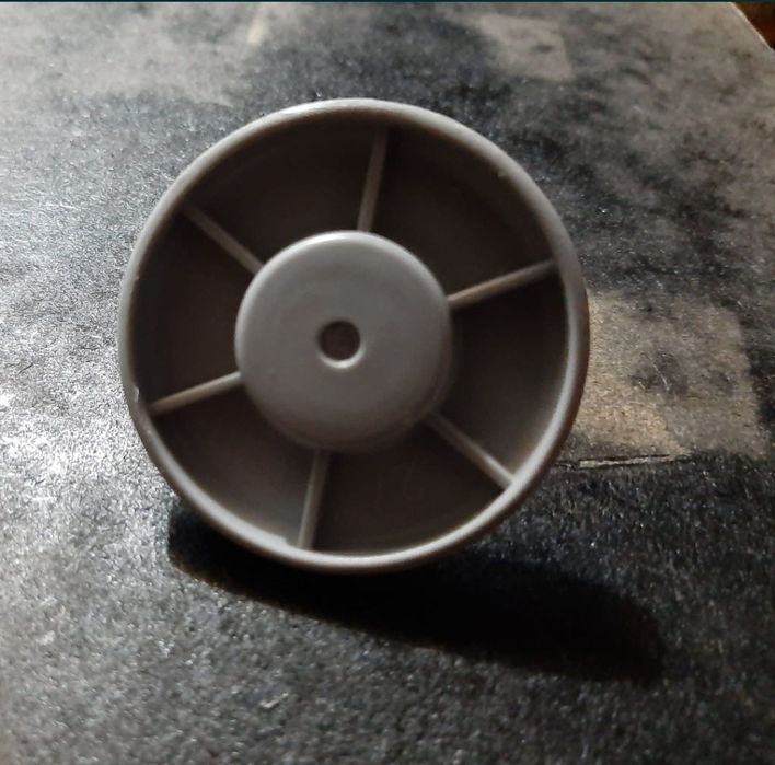 Pés reguláveis/ niveladores