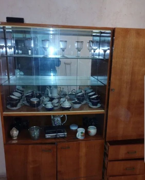 Серванти, шкафи 3 шт