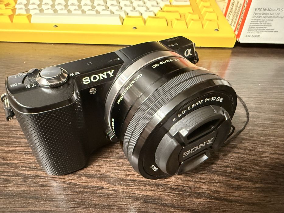 Sony a5000 + два об’єктиви | Повний комплект для старту