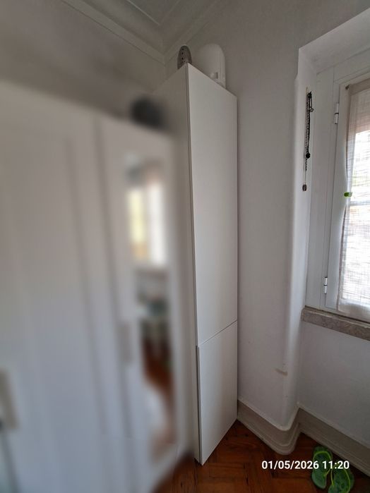 Armário alto IKEA METOD com portas e prateleiras – branco VALLSTENA