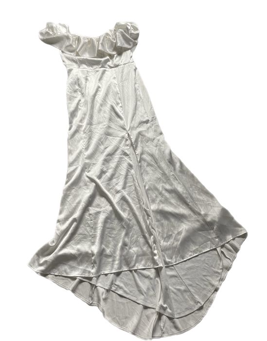 Kremowa sukienka maxi satyna L 40 hiszpanka rozciecie falbanka