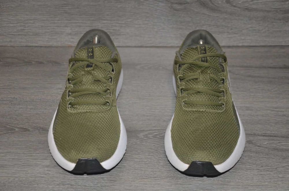 Продам кросівки Фірма Under Armour Charged Surge 4.