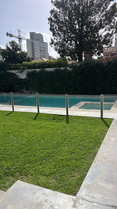 Cerca proteção em vidro piscina