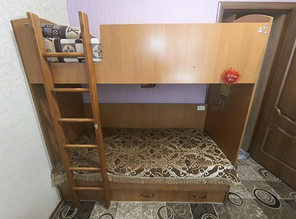 Двоярусне  ліжко