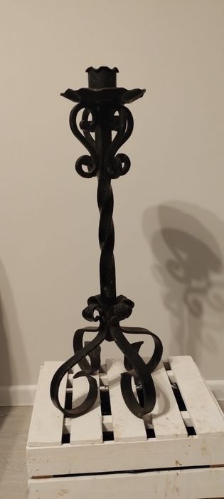 Świecznik solidny żeliwny zdobiony ciężki