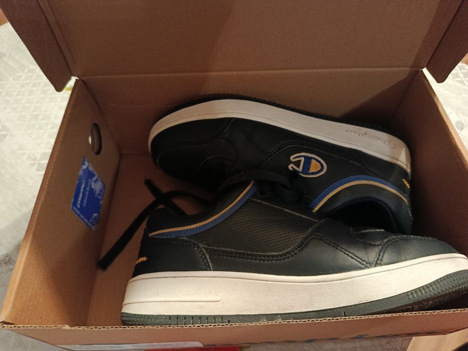 Buty sportowe młodzieżowe Champion r36
