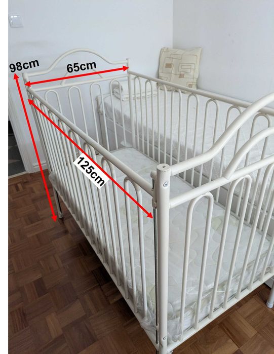Berço bebé + colchão + roupa de cama