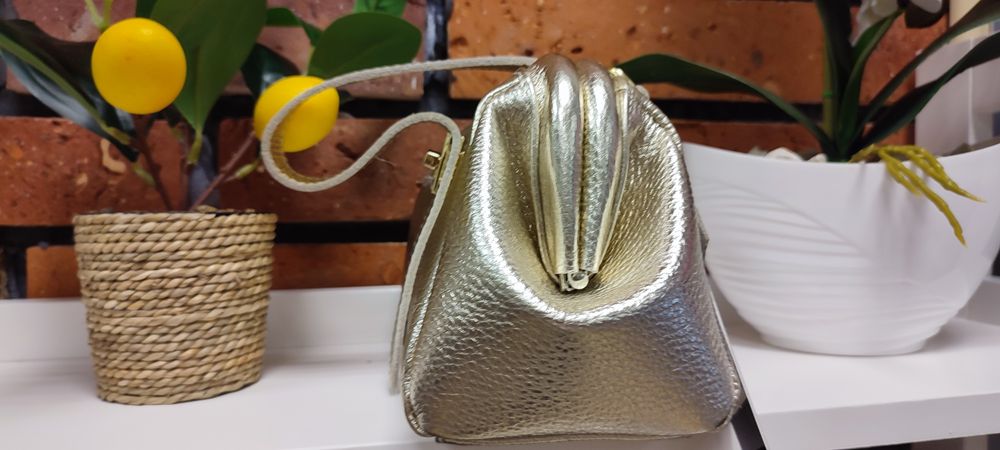 Massimo Contti skóra naturalna mała torebka babcinka złota nowa