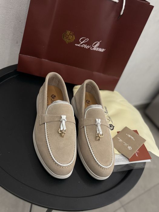 Лофери жіночі лоро піана lp loro piana  бежеві з білим