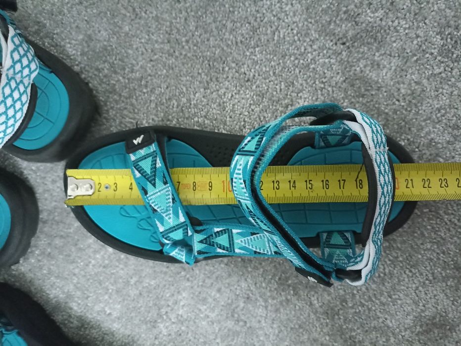 Sandały Martes. 1 para. Rozmiar 34. Wkładka 21 cm