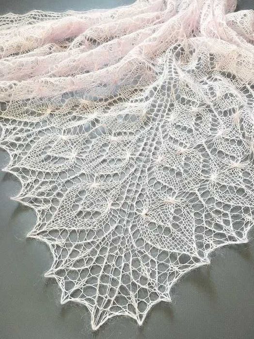 Ніжно-рожева шаль з кід мохеру на шовкові