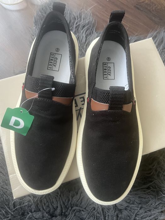 Nowe buty slip-on