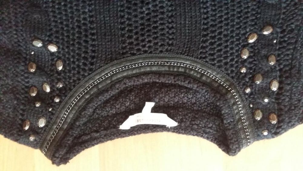 Sweter z cyrkoniami i dżetami, C&A