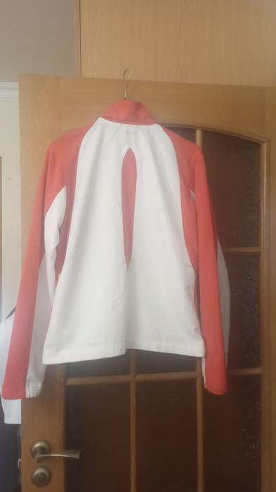 Жіночий спортивний костюм