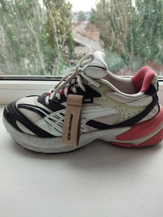 Продам кроссовки Puma Velophasis 41 размер