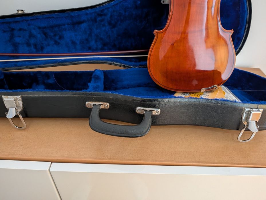 "Violino 4/4 Maple Leaf com estojo e arco"